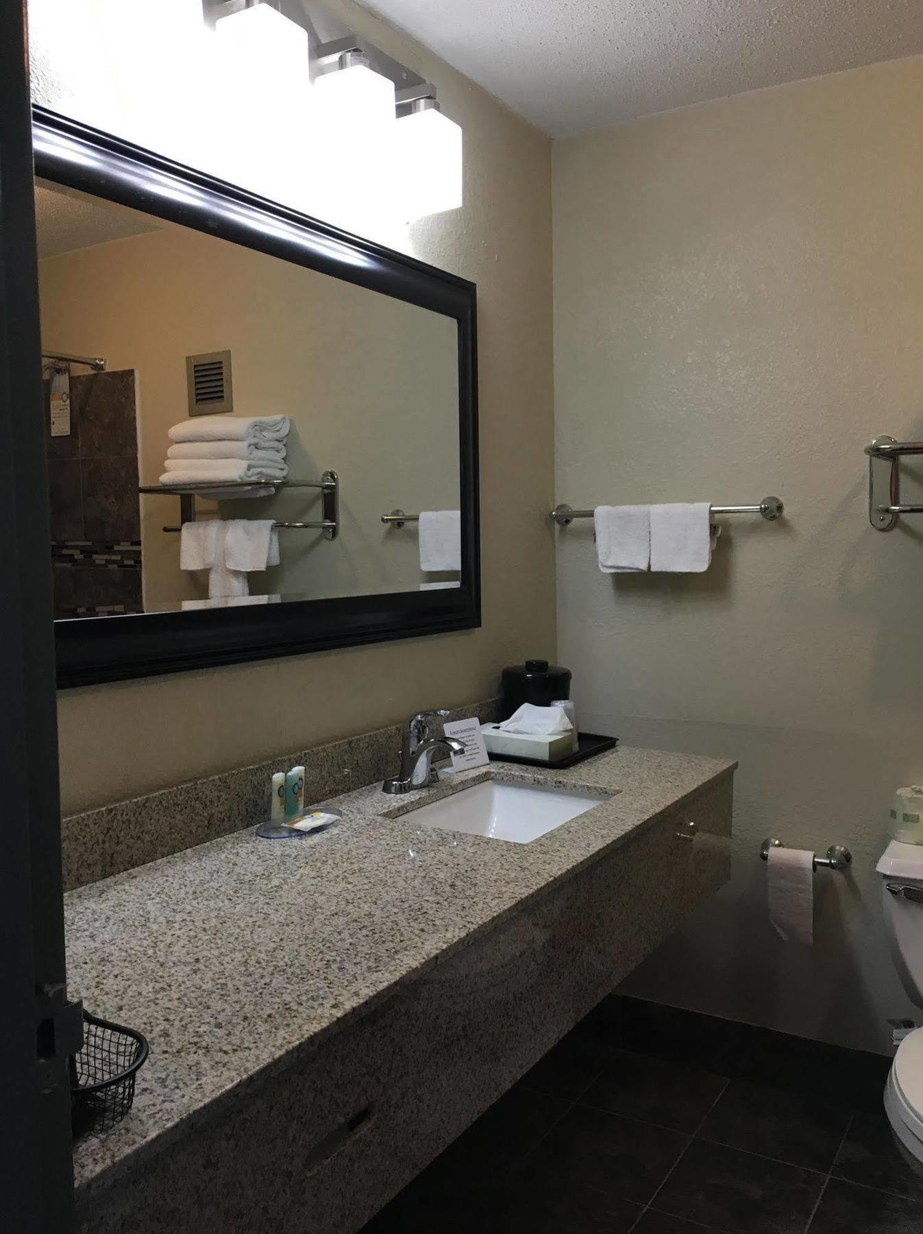 Hotel Quality & Horse Cave
